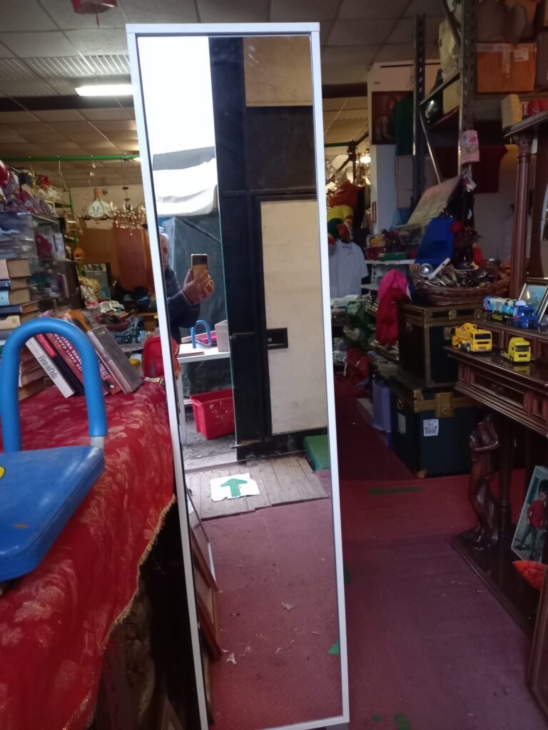 Scarpiera con specchio, usata, in buone condizioni